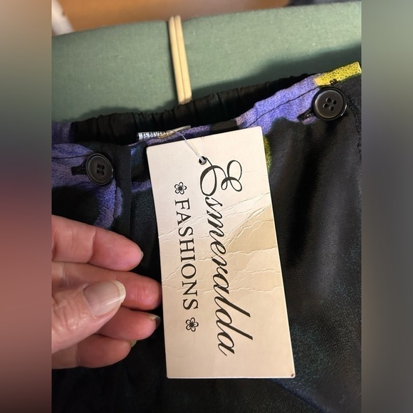 Esmeralda floral print faux wrap skirt - Picture 6 of 7